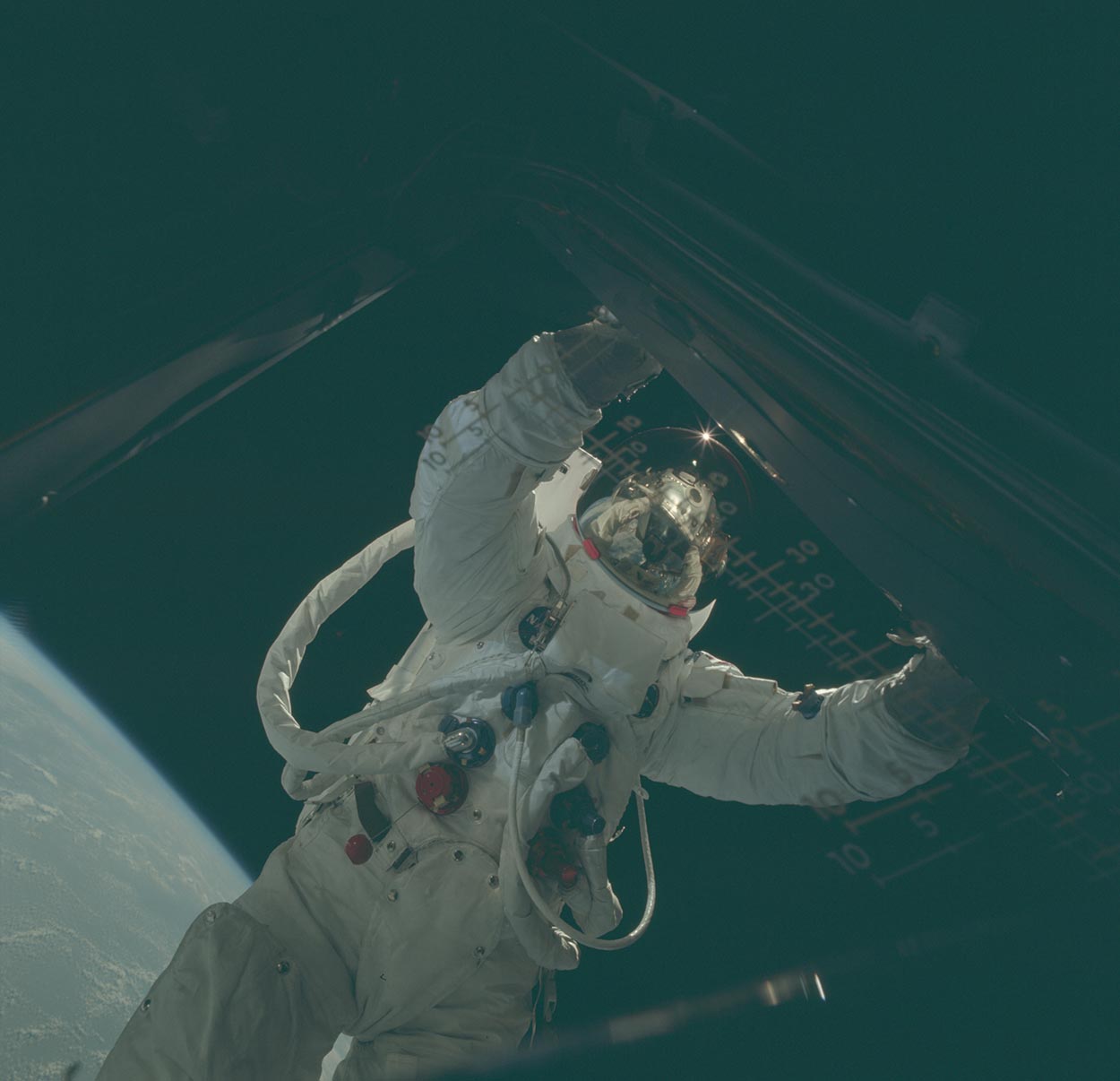 Apollo_35